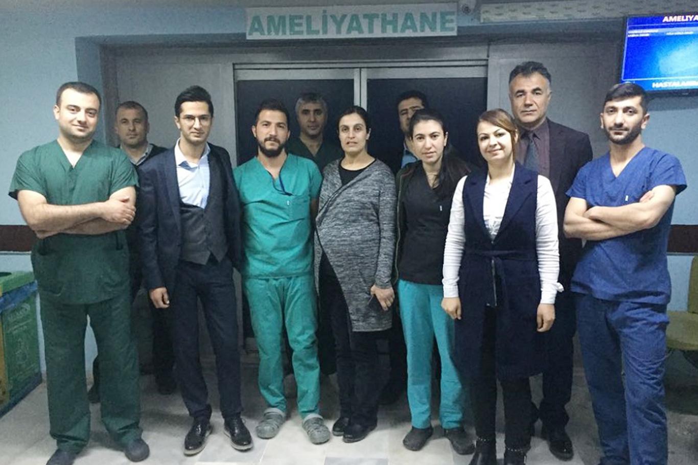 Derik’te ilk kez karın germe ameliyatı yapıldı Derik’te ilk kez karın germe ameliyatı yapıldı